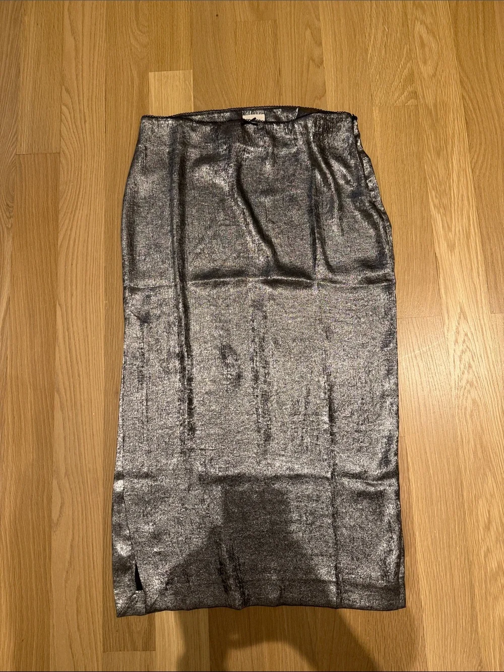 Mikuta Silver skirt - Picture 2 of 6